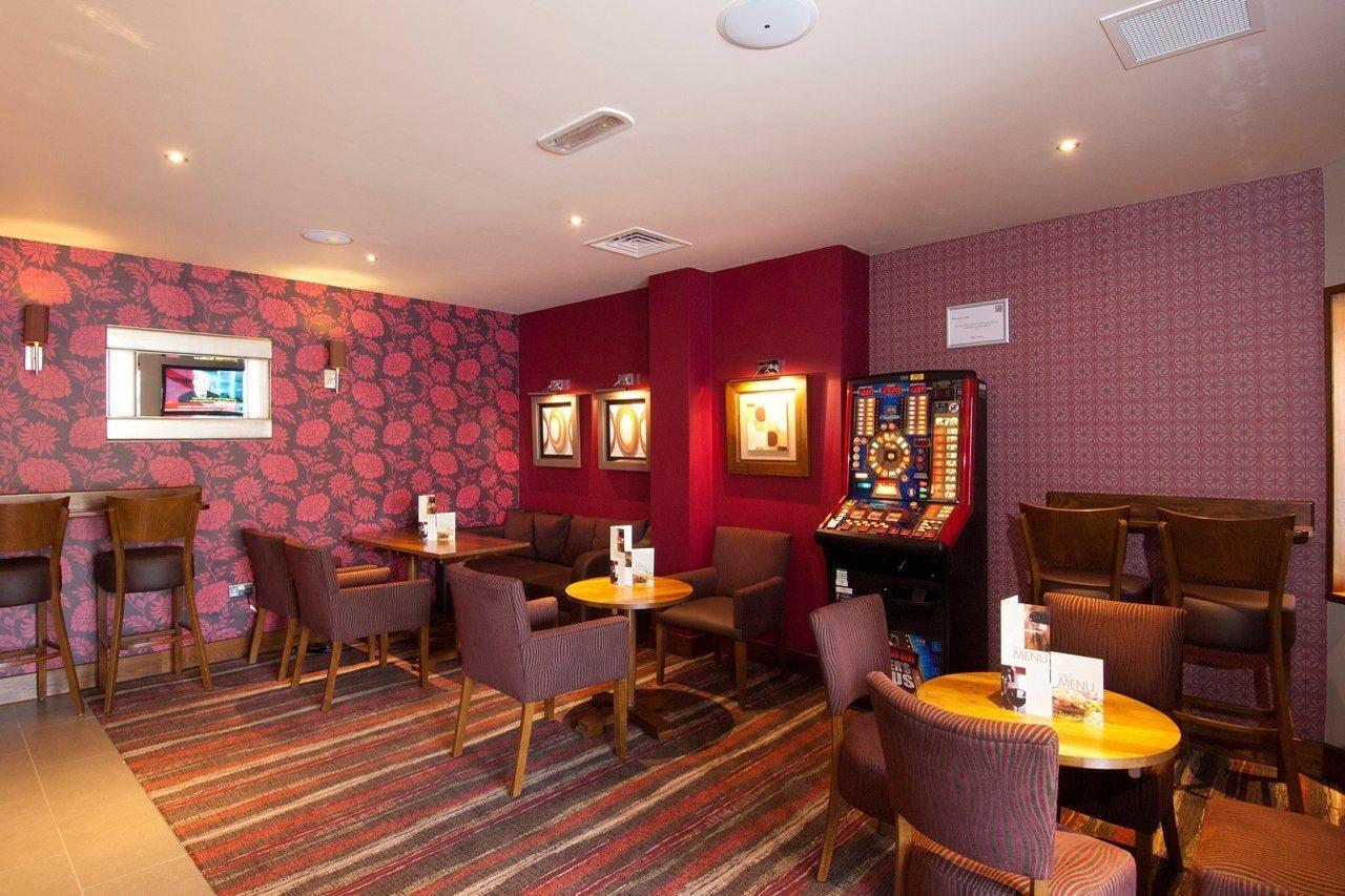 Premier Inn Exeter Central St. Davids Экстерьер фото