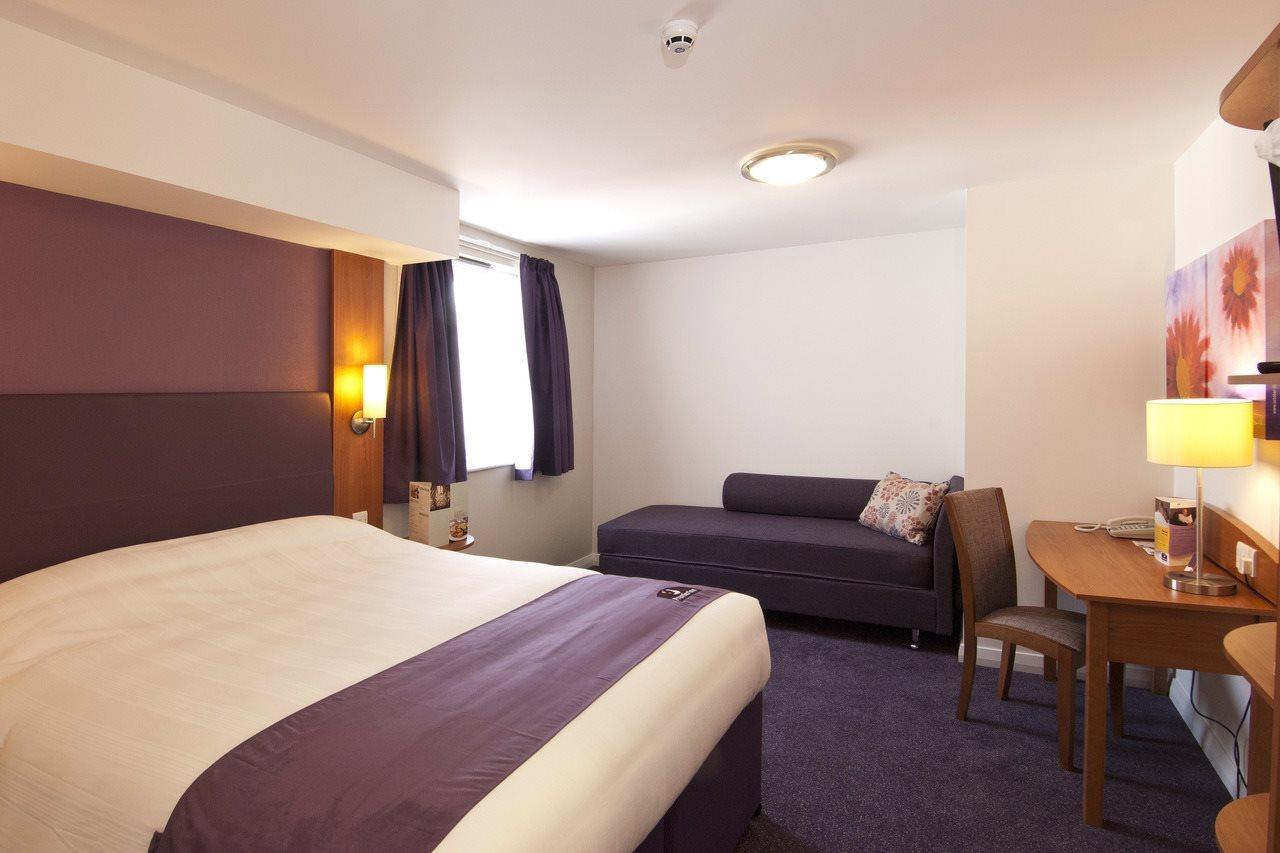 Premier Inn Exeter Central St. Davids Экстерьер фото