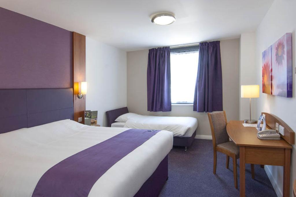 Premier Inn Exeter Central St. Davids Номер фото