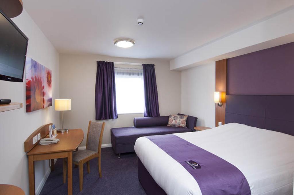 Premier Inn Exeter Central St. Davids Номер фото