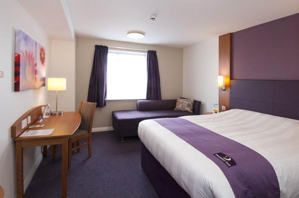 Premier Inn Exeter Central St. Davids Номер фото
