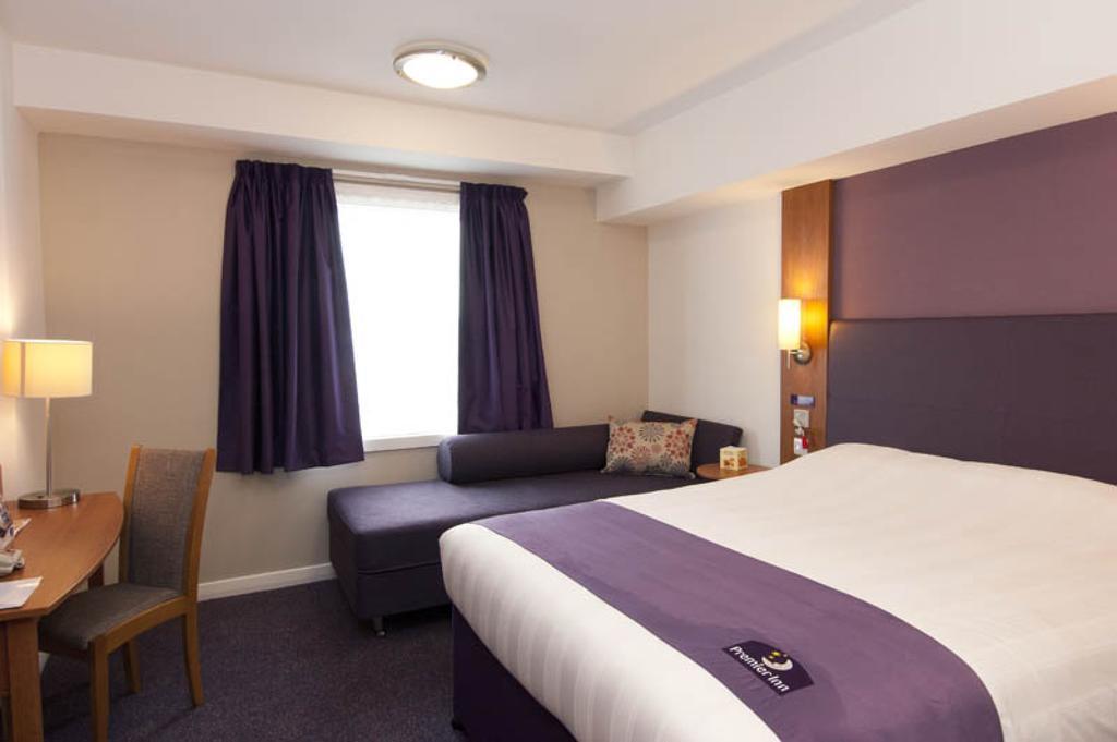 Premier Inn Exeter Central St. Davids Экстерьер фото