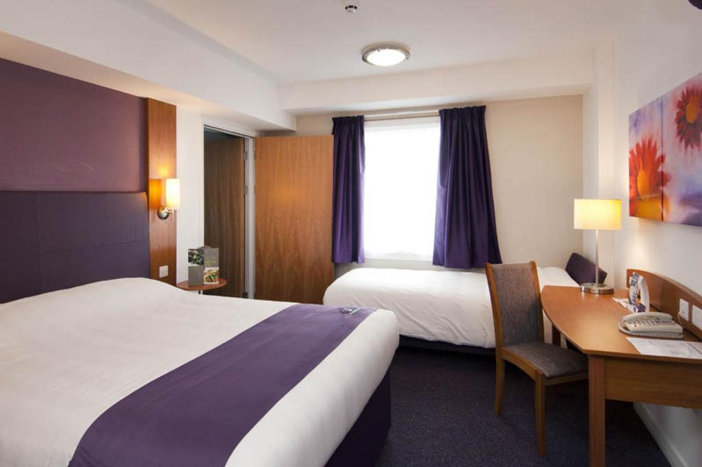 Premier Inn Exeter Central St. Davids Номер фото